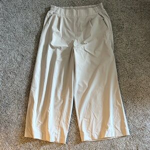 Athleta Wide-Leg Cropped Pants Size 4